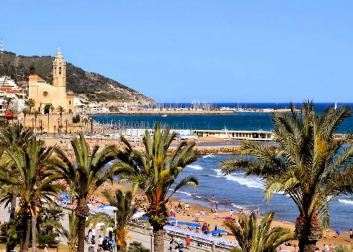 Hola! - By The * Sitges