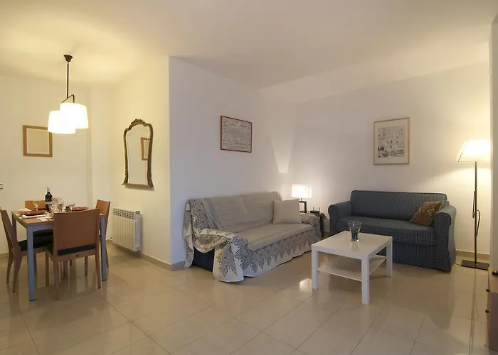 Hola! - By The アパート